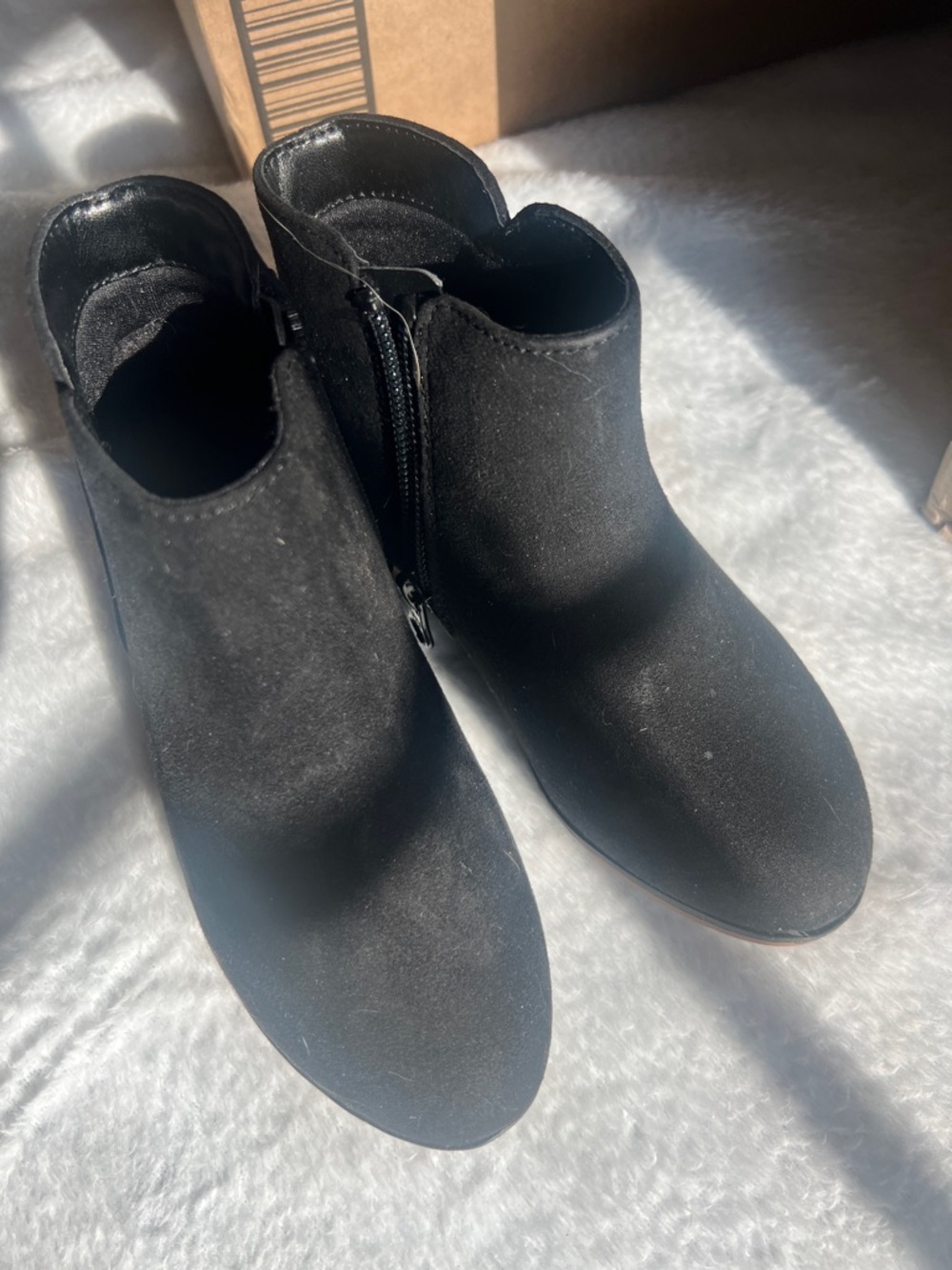 Cat & Jack Black Ballet Flats with Tan Soles